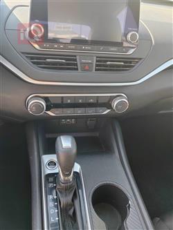 نيسان ألتيما